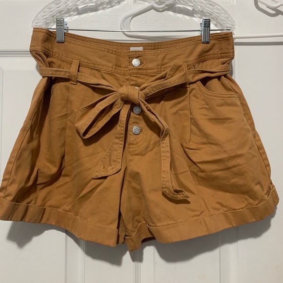 GAP Pants - NWOT Gap paperbag shorts